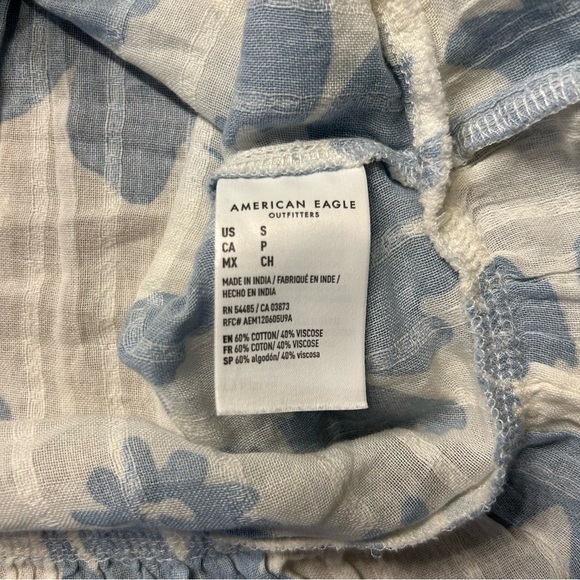American Eagle Blue and White Floral V Neck Tie Front Crop Top, Size Small - Picture 8 of 11
